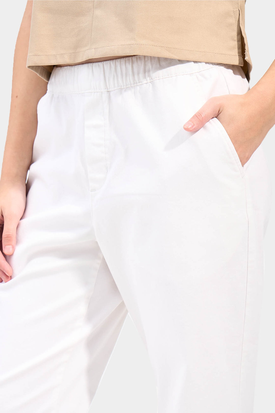 987482-Off White (1).jpg