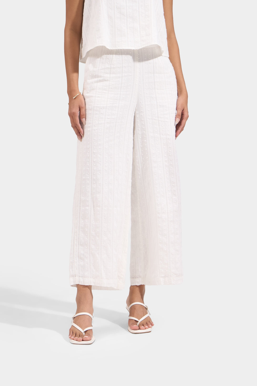 990596-Off White (1).jpg