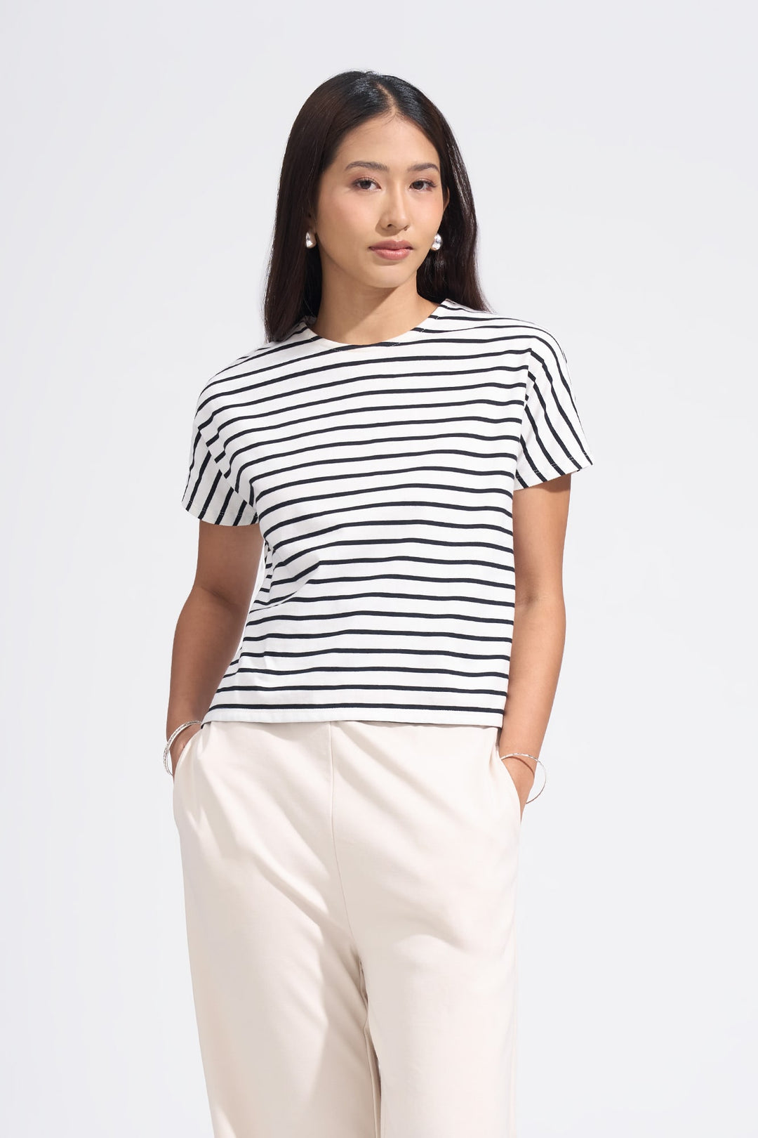 993076-Off White (1).jpg