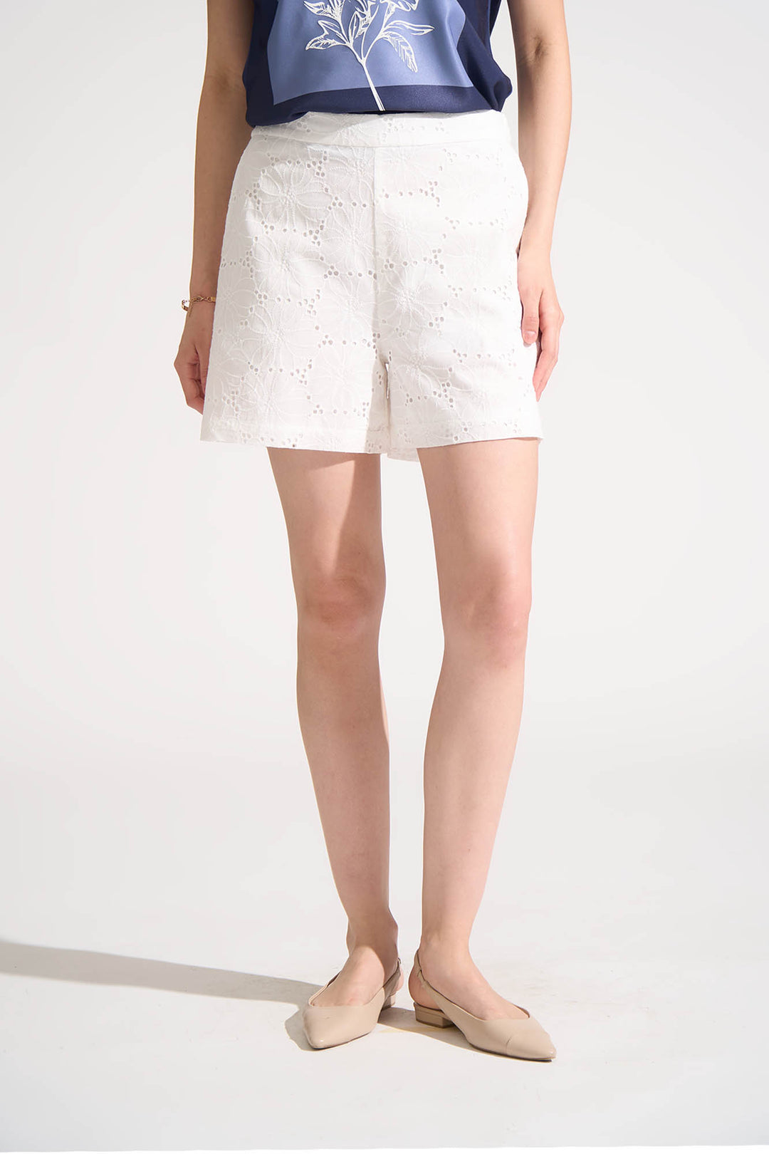 993505-Off White (3).jpg
