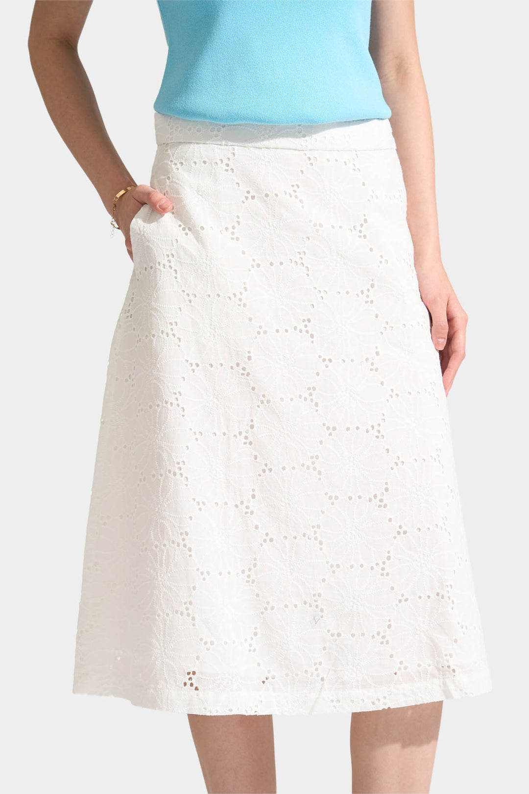 993506-Off White (2).jpg